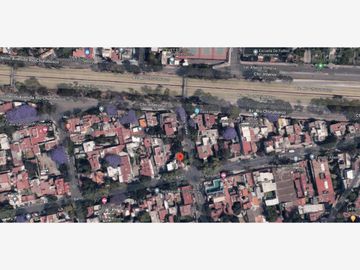 CASA EN REMATE UBICADA EN LA COL DEL CARMEN EN COYOACÁN