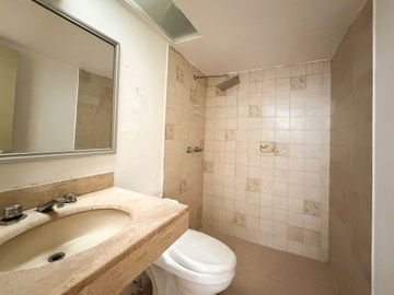 Casa en Venta en Calle Justo Sierra, Zona Arcos Vallarta