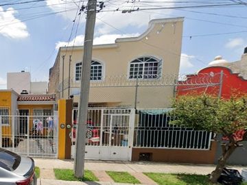 Adalberto Navarro Sánchez 1039, Los Arrayanes, 44766 Guadalajara, Jal