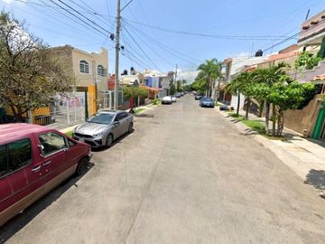 Adalberto Navarro Sánchez 1039, Los Arrayanes, 44766 Guadalajara, Jal