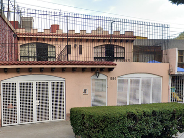 CASA EN REMATE BANCARIO  EN LA COL  EDUCACIÓN, COYOACÁN