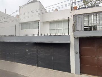 CASA EN  PRADO CHURUBUSCO, COYOACÁN, EN REMATTE BANCARIO