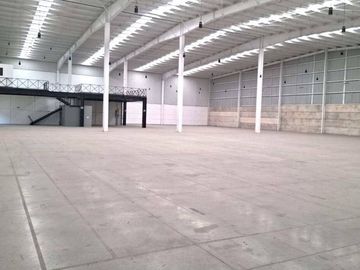 BODEGA A ESTRENAR EN RENTA