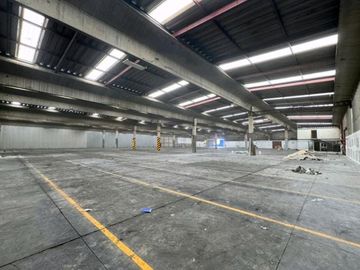 BODEGA CON ENTRADA PARA TRAILER EN RENTA