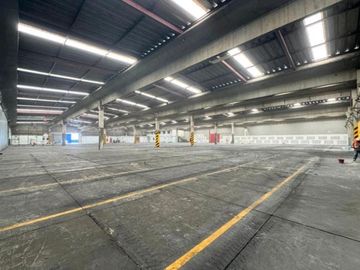 BODEGA CON ENTRADA PARA TRAILER EN RENTA