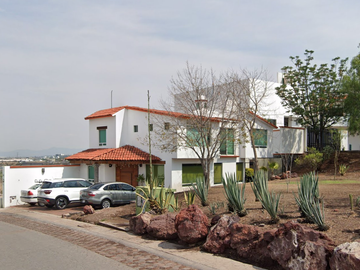 Casa en venta en Av. Senda Eterna, Milenio III, Santiago de Querétaro, Qro.