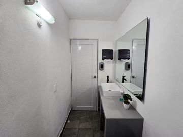 Propiedad comercial en venta en Puerto Vallarta, excelente oportunidad de inversión