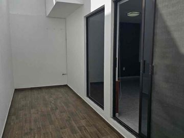 SE VENDE CASA EN LOMA VERDE