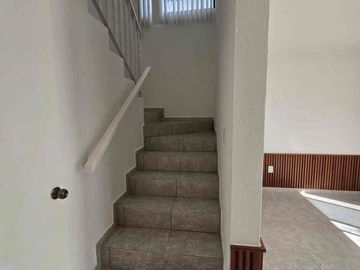 SE VENDE CASA EN LOMA VERDE