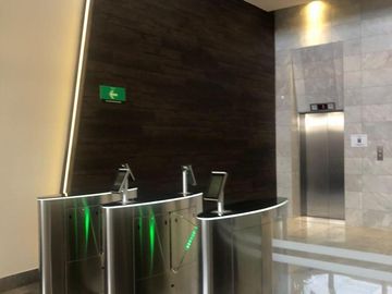 Consultorio Médico en Renta u Oficina | Momentum Centro Sur | 43 m²
