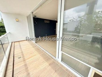 Townhouse en Renta en Santa Fe Juriquilla con Terraza SGU138
