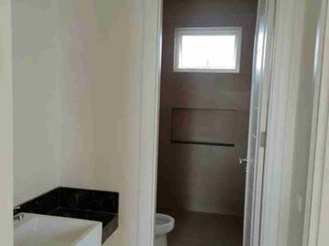 Jual Cepat Rumah 2Lt Minimalis Strategis Murah Nyaman di Griya Galaxy MERR Surabaya