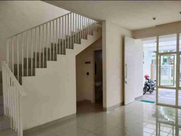 Jual Cepat Rumah 2Lt Minimalis Strategis Murah Nyaman di Griya Galaxy MERR Surabaya