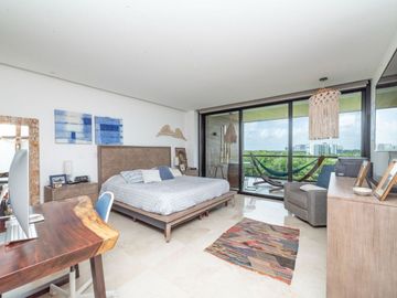 Departamento en Puerto Cancún, golf, club de playa, alberca común, en venta