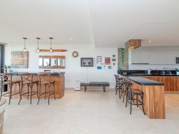 Departamento en Puerto Cancún, golf, club de playa, alberca común, en venta