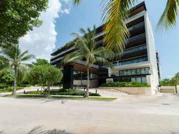 Departamento en Puerto Cancún, golf, club de playa, alberca común, en venta