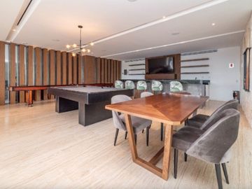 Departamento en Puerto Cancún, golf, club de playa, alberca común, en venta