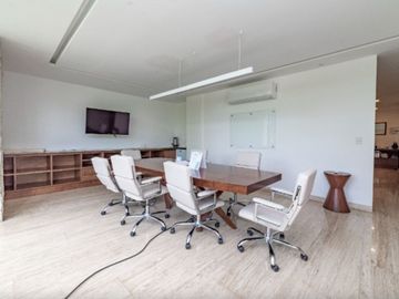 Departamento en Puerto Cancún, golf, club de playa, alberca común, en venta