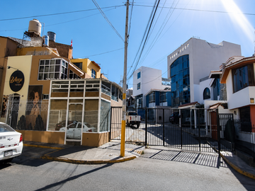 EXCLUSIVA CASA EN VENTA – URB. LOS PORTALES, CAYMA