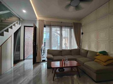 Rumah Kantor Siap Huni 3 Lt Lokasi Strategis Harga Ekonomis di Pamulang