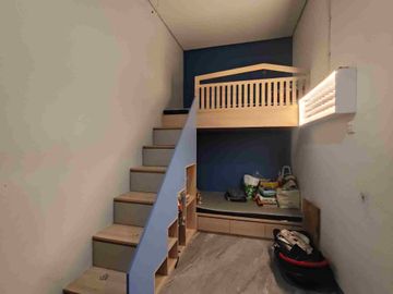 Rumah Kantor Siap Huni 3 Lt Lokasi Strategis Harga Ekonomis di Pamulang