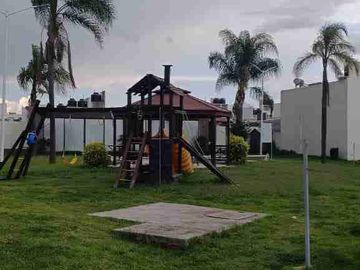 RENTA DE CASA AMUEBLADA