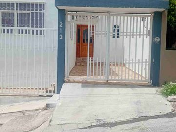 Se renta casa en Colinas del padre 1ra secc Zacatecas Zac