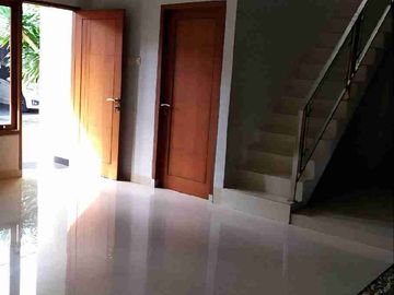DIJUAL RUMAH MODERN CANTIK MINIMALIS DALAM KOMPLEK CLUSTER DI BINTARO - LOKASI STRATEGIS.