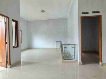 DIJUAL RUMAH MODERN CANTIK MINIMALIS DALAM KOMPLEK CLUSTER DI BINTARO - LOKASI STRATEGIS.