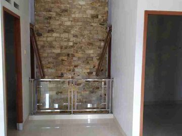 DIJUAL RUMAH MODERN CANTIK MINIMALIS DALAM KOMPLEK CLUSTER DI BINTARO - LOKASI STRATEGIS.
