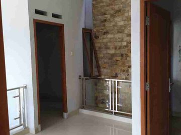 DIJUAL RUMAH MODERN CANTIK MINIMALIS DALAM KOMPLEK CLUSTER DI BINTARO - LOKASI STRATEGIS.