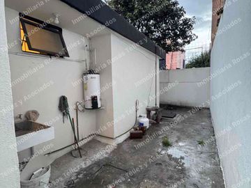 Casa de una planta en Renta a pie de calle Oficina o vivienda colonia La Hacienda, cerca de CU y 24 sur,Puebla
