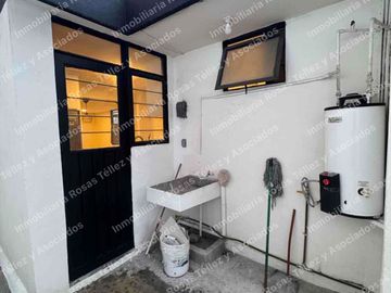 Casa de una planta en Renta a pie de calle Oficina o vivienda colonia La Hacienda, cerca de CU y 24 sur,Puebla