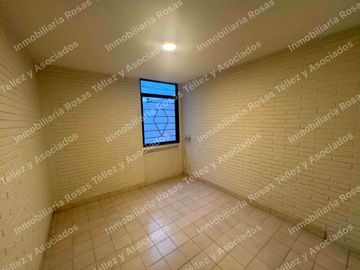 Casa de una planta en Renta a pie de calle Oficina o vivienda colonia La Hacienda, cerca de CU y 24 sur,Puebla
