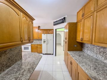 CASA EN VENTA EN PRADOS DE BUGAMBILIA, HERMOSILLO SONORA