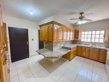 CASA EN VENTA EN PRADOS DE BUGAMBILIA, HERMOSILLO SONORA