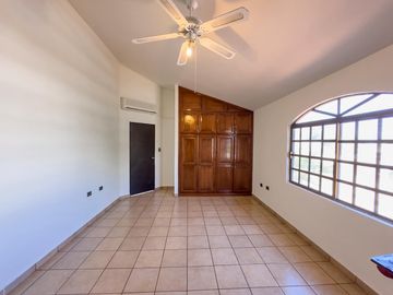 CASA EN VENTA EN PRADOS DE BUGAMBILIA, HERMOSILLO SONORA