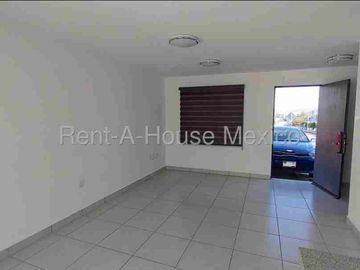Renta Casa 3 Habitaciones con Amenidades Zakia APT