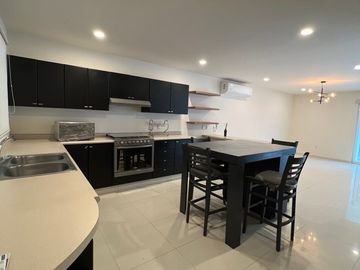 CASA EN RENTA EN JARDINES DE SANTA FE, CERCA DE IBERO, LUX, MONCLAIR, SUBIRE, ALTACIA