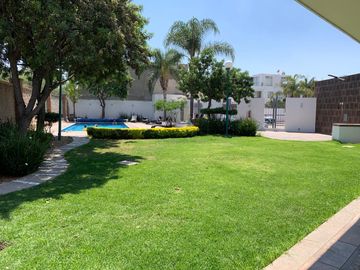 SE RENTA CASA EN FRACC PRIVADO JARDINES DE SANTA FE, CERCA DE IBERO, LUX, MONCLAIR, SUBIRE,  ALTACIA