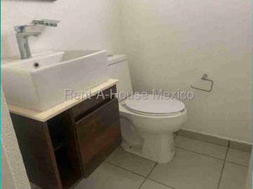 Renta Casa 3 Habitaciones con Amenidades Capital Sur APT