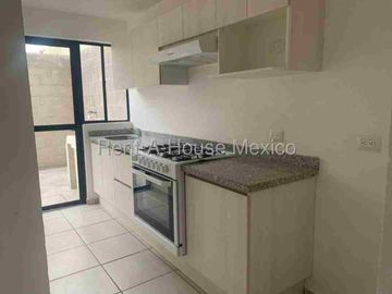 Renta Casa 3 Habitaciones con Amenidades Capital Sur APT
