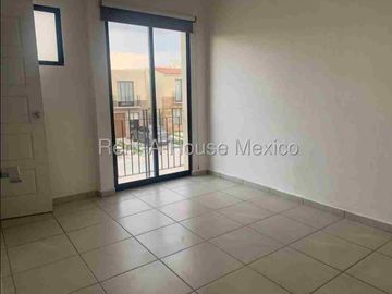 Renta Casa 3 Habitaciones con Amenidades Capital Sur APT