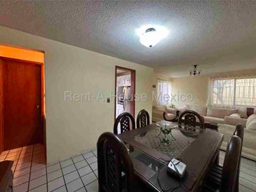 Renta Casa Amueblada 2 Habitaciones un piso Desarrollo San Pablo APT