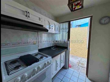 Renta Casa Amueblada 2 Habitaciones un piso Desarrollo San Pablo APT