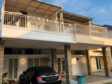JUAL CEPAT PINDAH KE LUAR NEGRI RUMAH 2½ LT SEMI/FULLY FURNISHED SIAP HUNI DI SERPONG GARDEN CISAUK