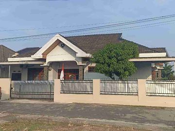 Dijual rumah fully furnished siap huni posisi hook di jalan Tanjung Sari 2 dekat Saptamarga Palembang