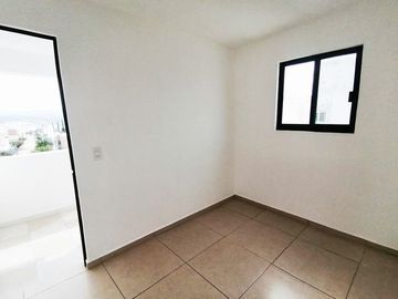 CASA SEMINUEVA EN VENTA CON 5 HABITACIONES EN CONDOMINIO LUCÉPOLIS EN MILENIO QUERÉTARO