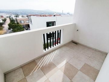 CASA SEMINUEVA EN VENTA CON 5 HABITACIONES EN CONDOMINIO LUCÉPOLIS EN MILENIO QUERÉTARO