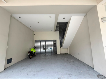 4BR with 3CG Townhouse FOR LEASE in  Heroes Hill Place, Brgy. Sta. Cruz, Quezon City
